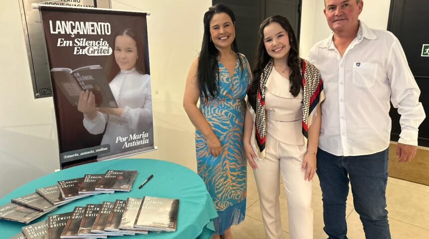 Aluna do Ensino Médio do Colégio Santo Antônio Maria Antônia Molina lançou seu sexto livro
